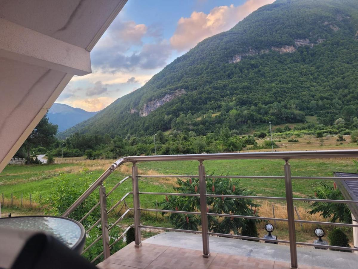 Lola Guest House Vuthaj Exterior photo