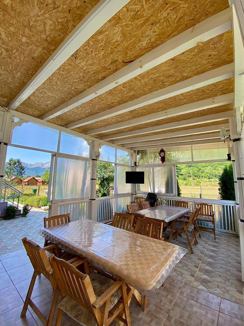 Lola Guest House Vuthaj Exterior photo
