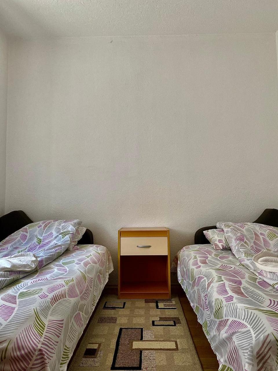 Lola Guest House Vuthaj Exterior photo