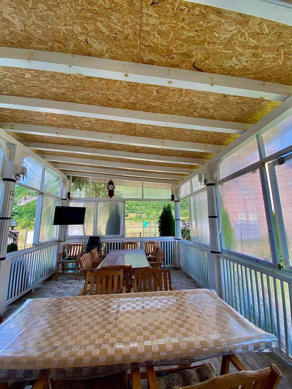 Lola Guest House Vuthaj Exterior photo