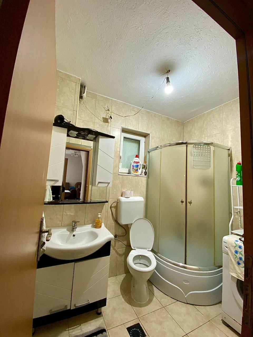Lola Guest House Vuthaj Exterior photo